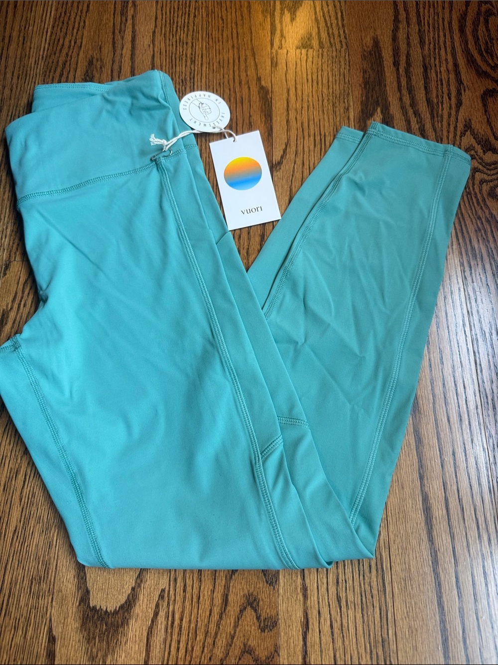 Vuori women’s Mint green Leggings